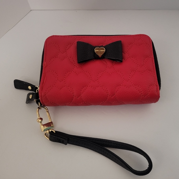 Betsey Johnson Handbags - Nwot Betsey Johnson Wallet Wristlet